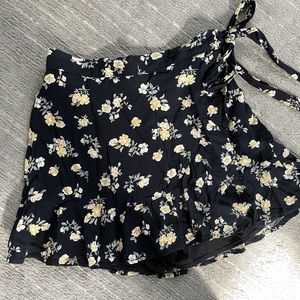 Hollister high rise skort